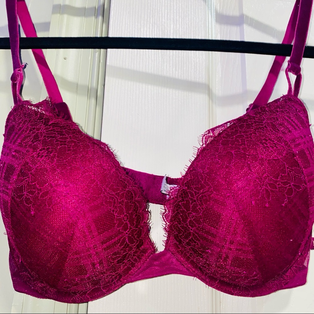 Victoria’s Secret push-up bra size 34D
